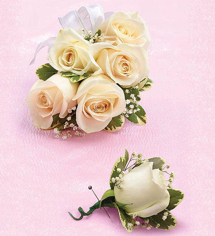 A picture of Ivory Rose boutonniere