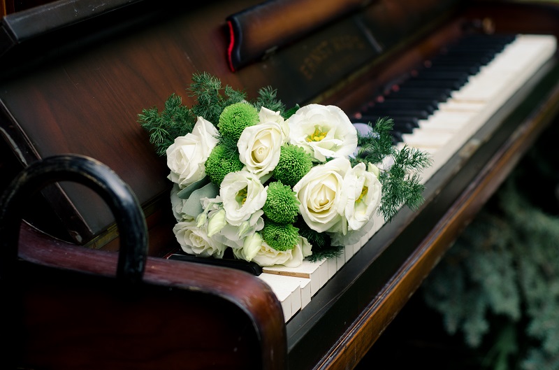 Simple Flower Arrangements For Funeral Services