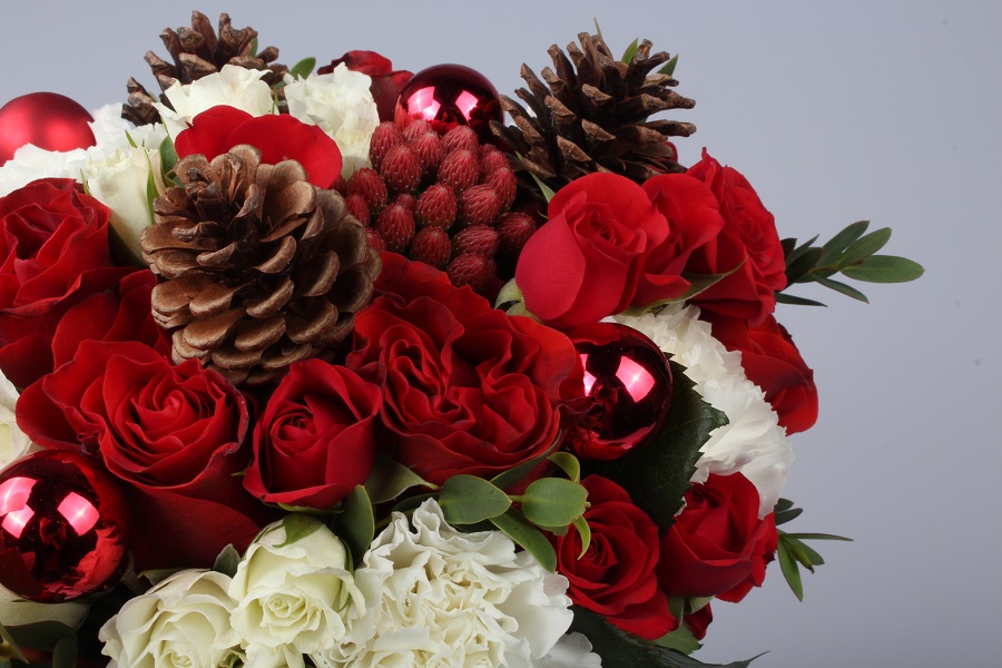 What Are The Best Flowers To Buy For The Holidays?